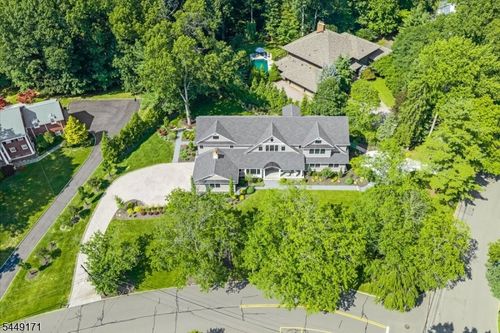 330 Hartshorn Dr, Short Hills, NJ, 07078-1942 | Card Image