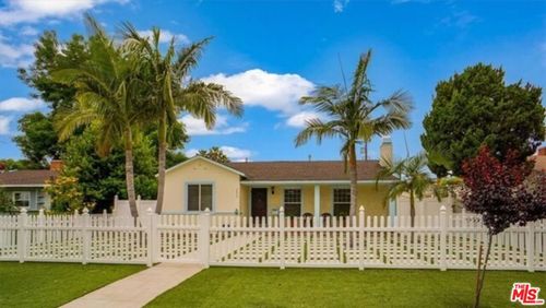 6453 Montgomery Ave, Lake Balboa, CA, 91406-6412 | Card Image