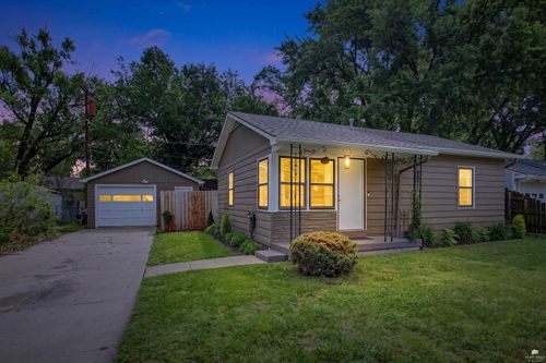 2224 Green Ave., Manhattan, KS, 66502 | Card Image