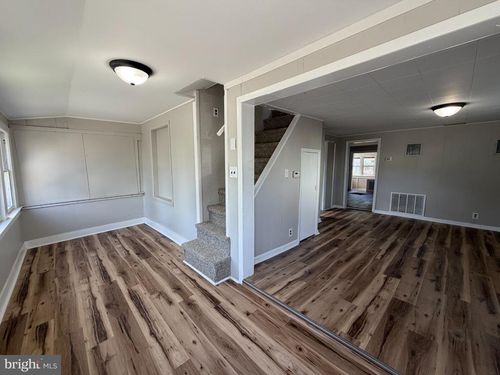 21 E Pittsfield St, PENNSVILLE, NJ, 08070-1738 | Card Image