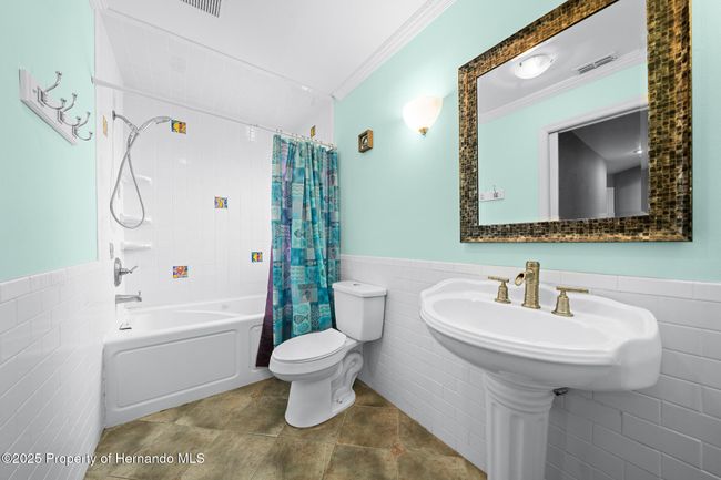 Guest Bathroom | Image 23