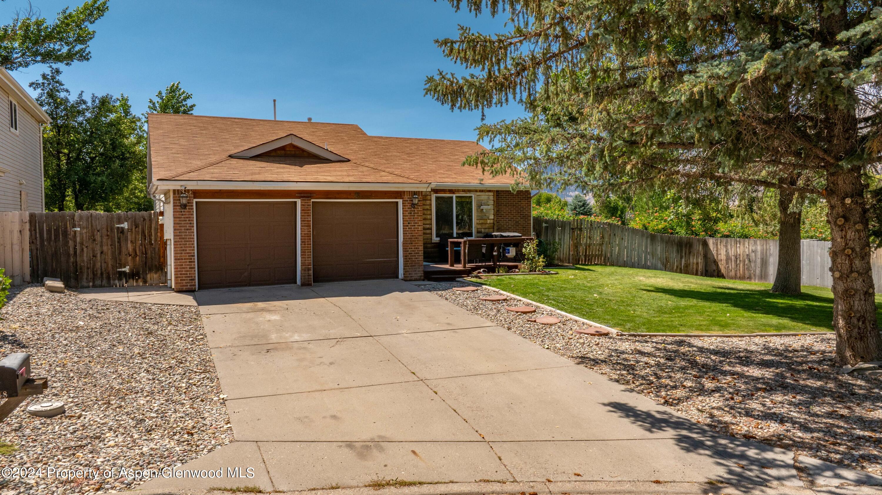 Pinetree Pl, Parachute, CO 81635