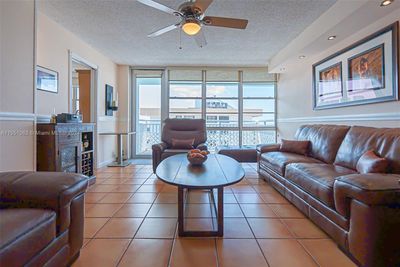 2409 - 301 174th St, Condo with 2 bedrooms, 2 bathrooms and null parking in Sunny Isles Beach FL | Image 2