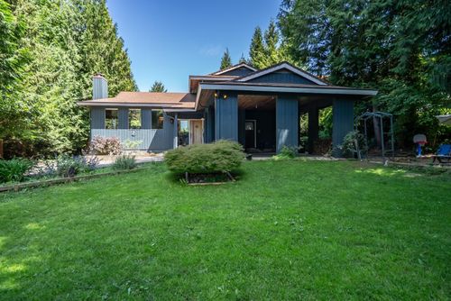 10122 Kenswood Dr, Chilliwack, BC, V2P7N4 | Card Image