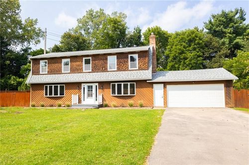 373 East St, Pittsford, NY, 14534-3642 | Card Image