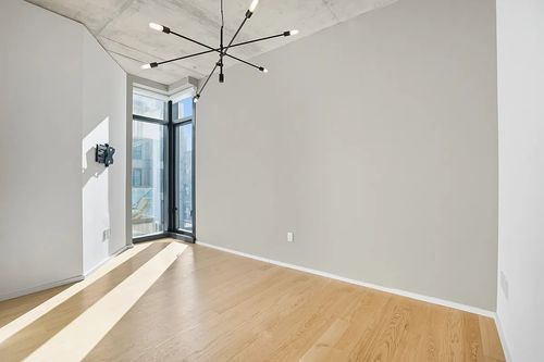 8s-98 Front St, Brooklyn, NY, 11201-7468 | Card Image