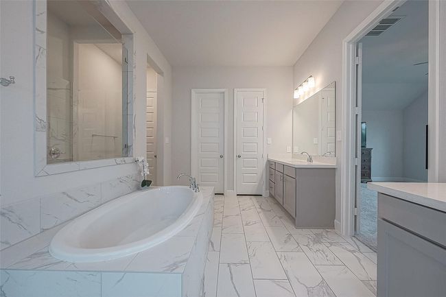 29042 Hauter Way, House other with 4 bedrooms, 4 bathrooms and 3 parking in Fulshear TX | Image 44