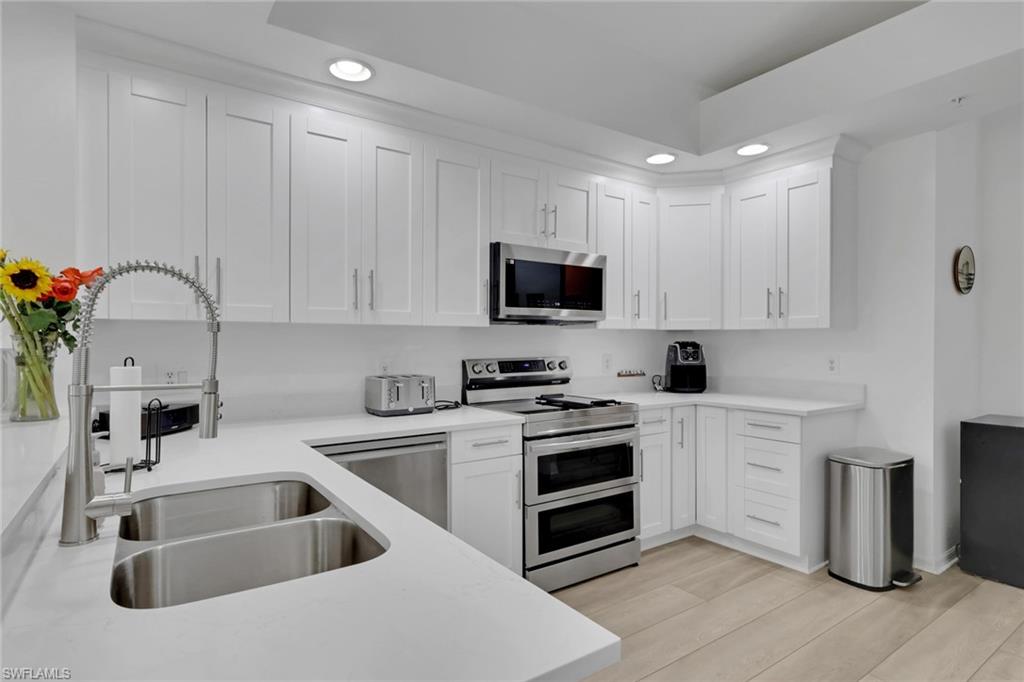 Residential in NAPLES 5