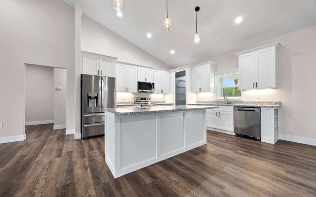 152 Sw Scott Pl, House other with 4 bedrooms, 2 bathrooms and 2 parking in LAKE CITY FL | Image 7