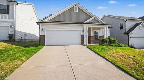 940 Bloomington Way, High Point, NC, 27265-9738 | Card Image