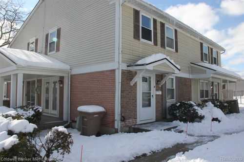 6 Beechwoode Ln, Pontiac, MI, 48340-2200 | Card Image