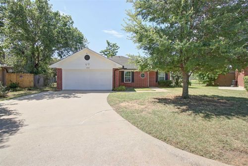 1002 Oakchase Ct, Azle, TX, 76020-2550 | Card Image