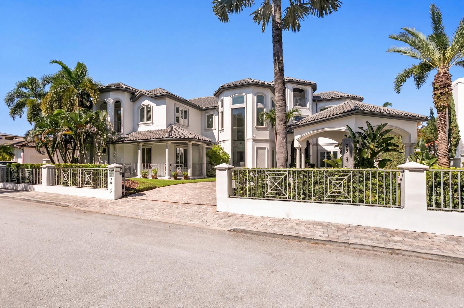 2913 W Knights Ave, For Sale in Tampa - eXp Realty