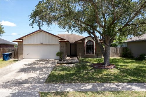 3930 Dunstain St, Corpus Christi, TX, 78410-6044 | Card Image