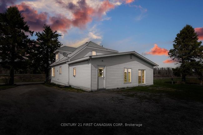 88 Sutcliffe Rd, Home with 3 bedrooms, 2 bathrooms and 8 parking in Markstay Warren ON | Image 4