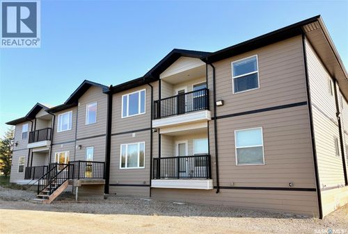 322 James St, Esterhazy, SK, S0A0X0 | Card Image