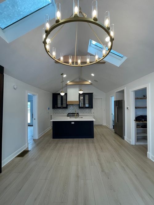 607 W Olive St, Bloomington, IL, 61701-5052 | Card Image