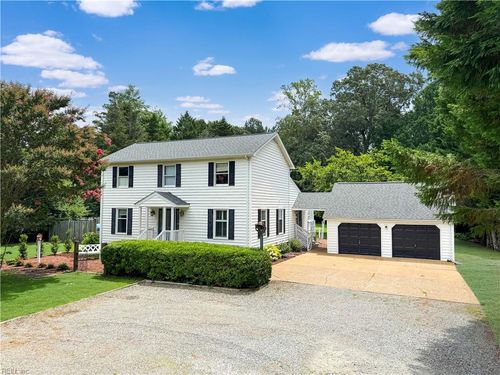 12107 Harcum Rd, Gloucester, VA, 23061-2517 | Card Image