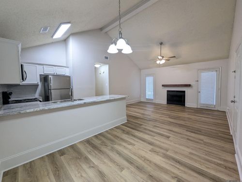 apt-102-11011 Cal Rd, Baton Rouge, LA, 70809-2873 | Card Image