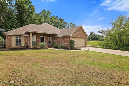 104 Greenfield Ridge Dr, Brandon, MS, 39042-7018 | Card Image