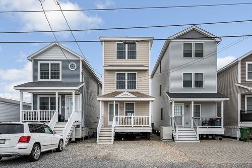 19 Liberty St, Salisbury, MA, 01952-2119 | Card Image