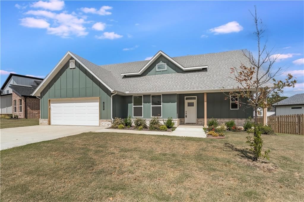 Bunker Dr, Pea Ridge, AR 72751