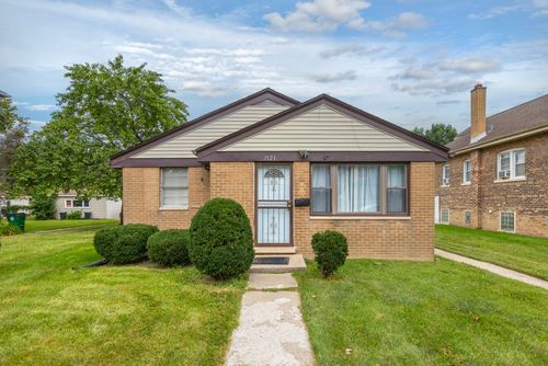 2121 S 14th Ave, Broadview, IL, 60155-3139 | Card Image