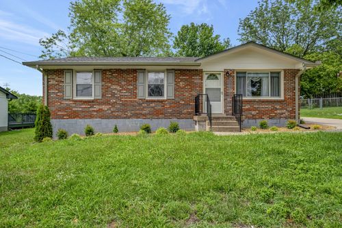 211 Friendship Dr, Goodlettsville, TN, 37072-2747 | Card Image