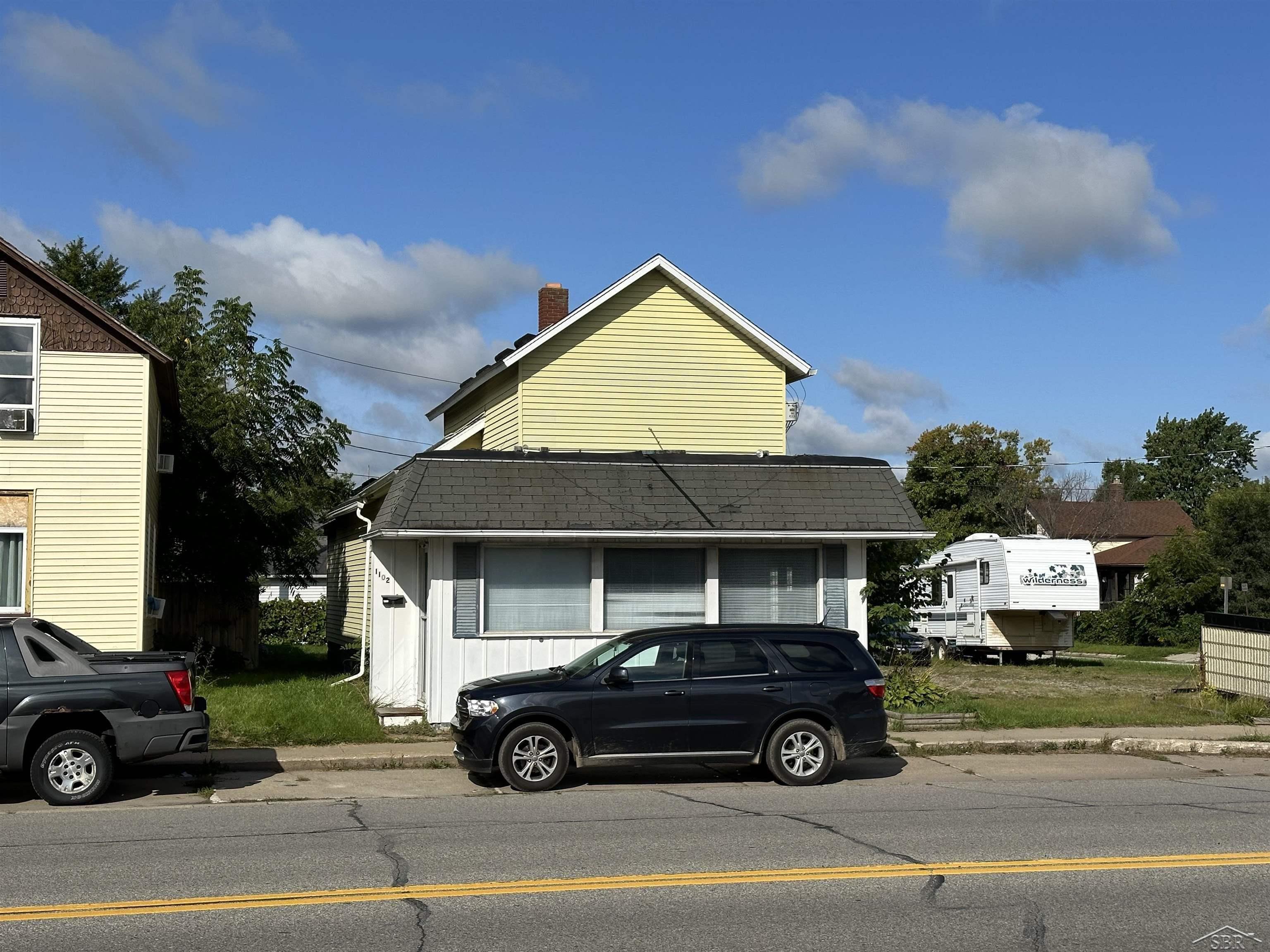 Garfield Ave, Bay City, MI 48708