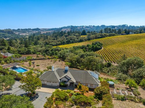 2039 Burnside Rd, Sebastopol, CA, 95472-9452 | Card Image