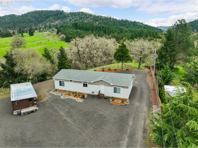 100 Crater Rd, House other with 3 bedrooms, 2 bathrooms and null parking in Camas Valley OR | Image 33