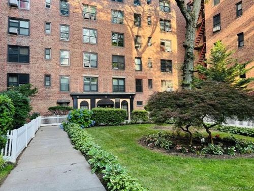 5d-83-20 98th St, Woodhaven, NY, 11421-1639 | Card Image