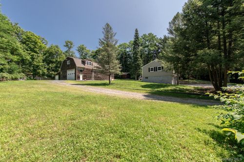 676-678 Oak Summit Rd, Millbrook, NY, 12545 | Card Image