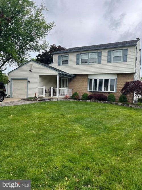 12 Castor Ct, BLACKWOOD, NJ, 08012-2445 | Card Image