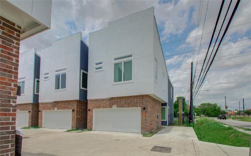 2549 Hollister St, Houston, TX, 77080-4435 | Card Image