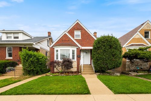 4914 W Warwick Ave, Chicago, IL, 60641-3513 | Card Image