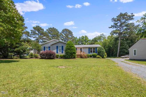 207 Bingham St, Carthage, NC, 28327-6760 | Card Image