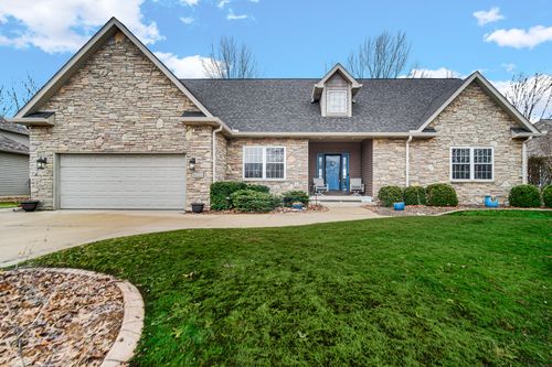 4221 Westwood Ln S, Chesterton, IN, 46304-9187 | Card Image