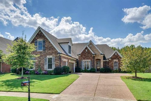 12097 Brooks Village Dr, Arlington, TN, 38002-8490 | Card Image