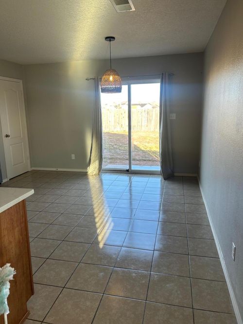 15 Tome Vista Dr, Los Lunas, NM, 87031-8106 | Card Image