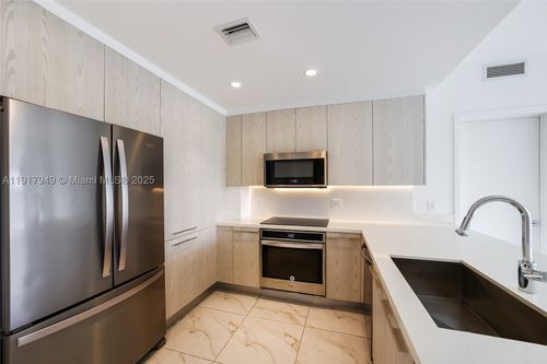 306-2000 Metropica Way, Sunrise, FL, 33323-3217 | Card Image