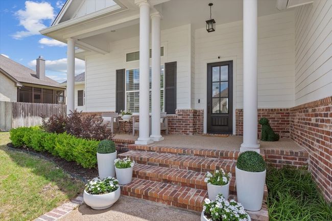 16022 Sorrento Dr, House other with 5 bedrooms, 4 bathrooms and null parking in Woodway TX | Image 6
