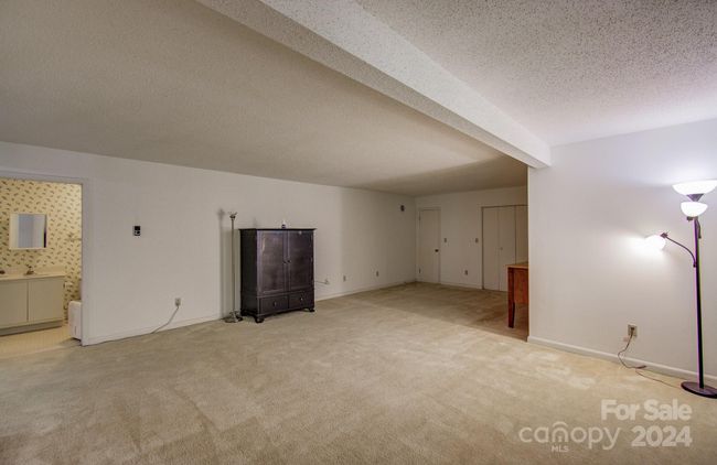 460 Crowfields Dr, Condo with 3 bedrooms, 3 bathrooms and null parking in Asheville NC | Image 19