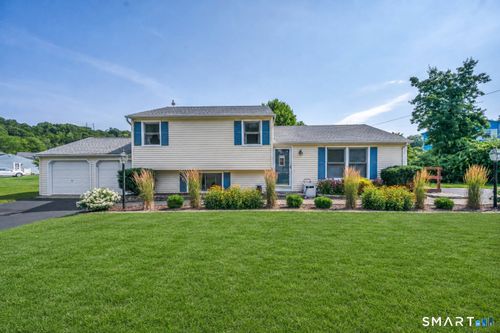 41 Victor Hill Dr, Branford, CT, 06405-2318 | Card Image
