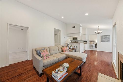 unit-82-1881 Bering Dr, Houston, TX, 77057-3136 | Card Image