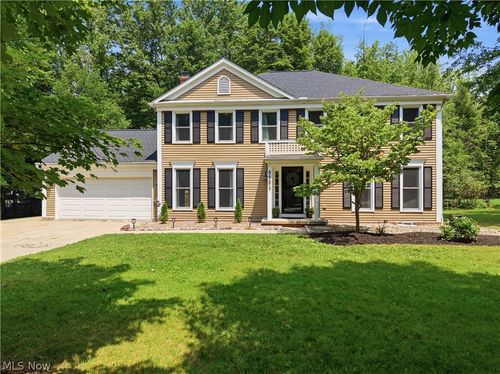 8884 Lake In The Woods Trl, Chagrin Falls, OH, 44023-4344 | Card Image