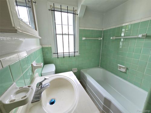 16740 Stahelin Ave, Detroit, MI, 48219-4148 | Card Image