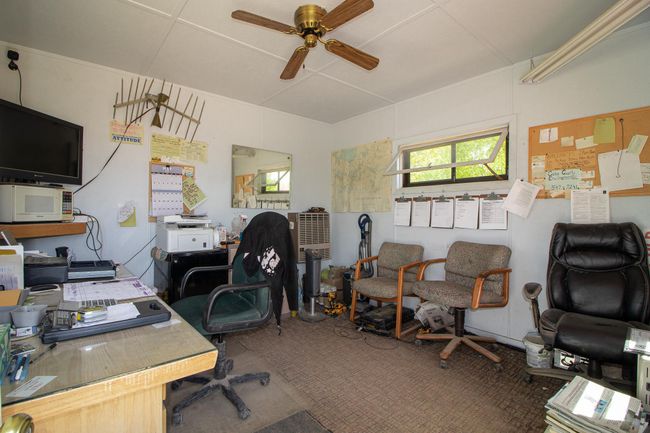 office inside | Image 8