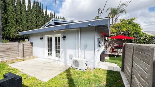 20737 Tiara Street, Woodland Hills, CA, 91367 | Card Image