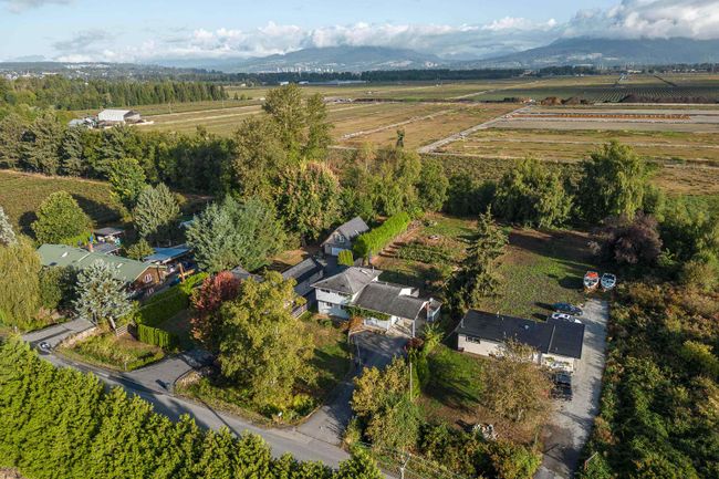 17781 Ford Road Detour, House other with 4 bedrooms, 3 bathrooms and 6 parking in Pitt Meadows BC | Image 2